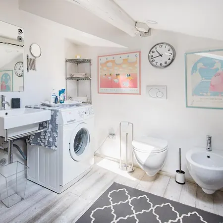 Stunning Top Floor Flat In The Heart Of Verona - With Car Park Exterior foto